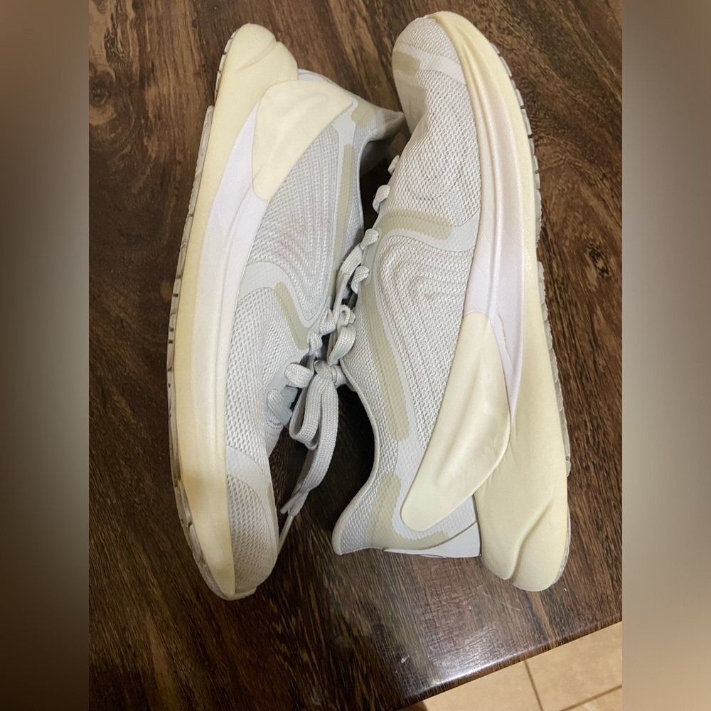 lululemon athletica Women's Running Shoes - Picture 6 of 11